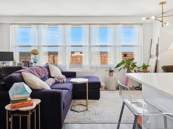 555 Kappock Street 18F image 3 of 12