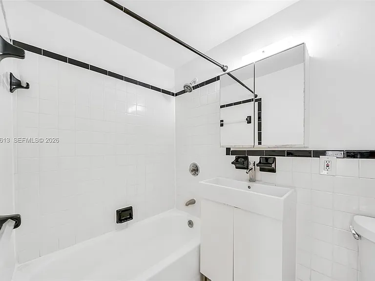 1051 Meridian Ave #1D — Photo 9