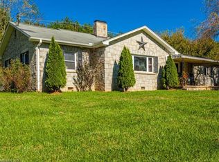 434 Brannon Rd, Horse Shoe, NC 28742