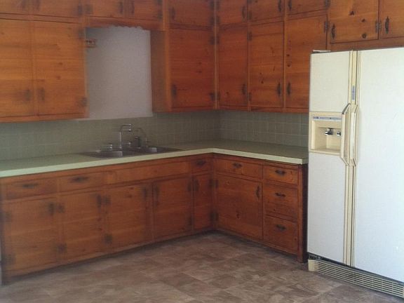 2nd image of 401 Carolyn Dr