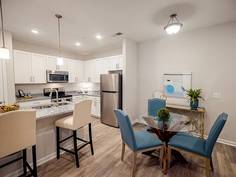 Grand Oaks Apartments — Photo 6