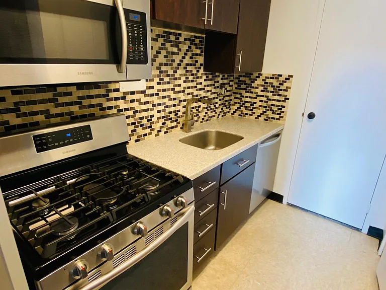 4201 Cathedral Ave NW #622 — Photo 8