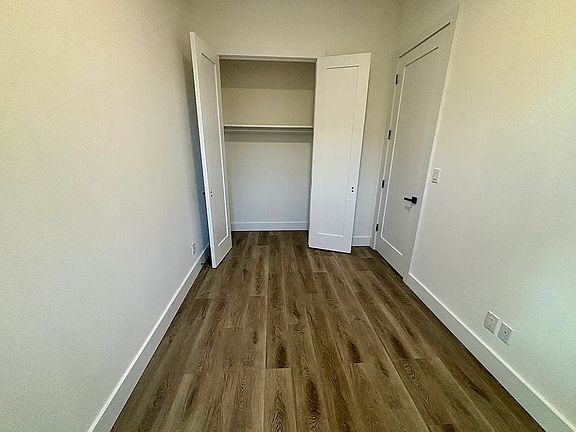 3rd image of 902 Rogers Ave #3FF