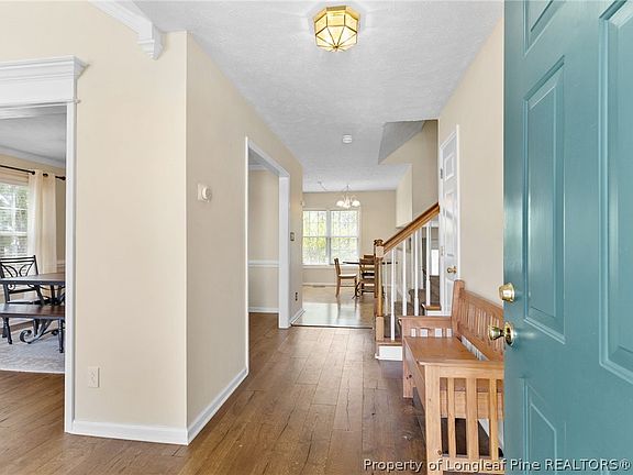 5th image of 704 Fairbluff Dr