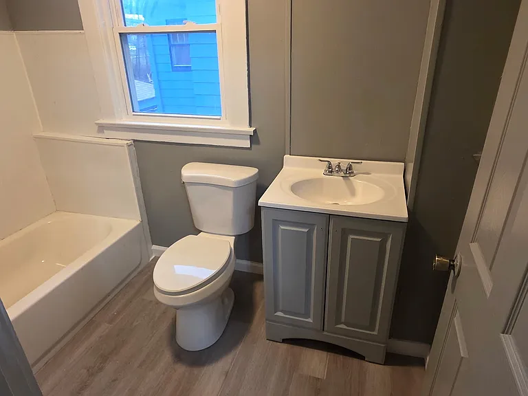 43 E Auburndale Ave — Photo 33