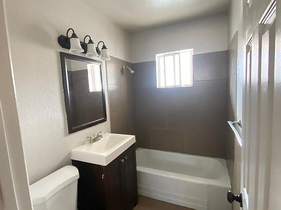 4th image of 3901 Leavell Ave #1