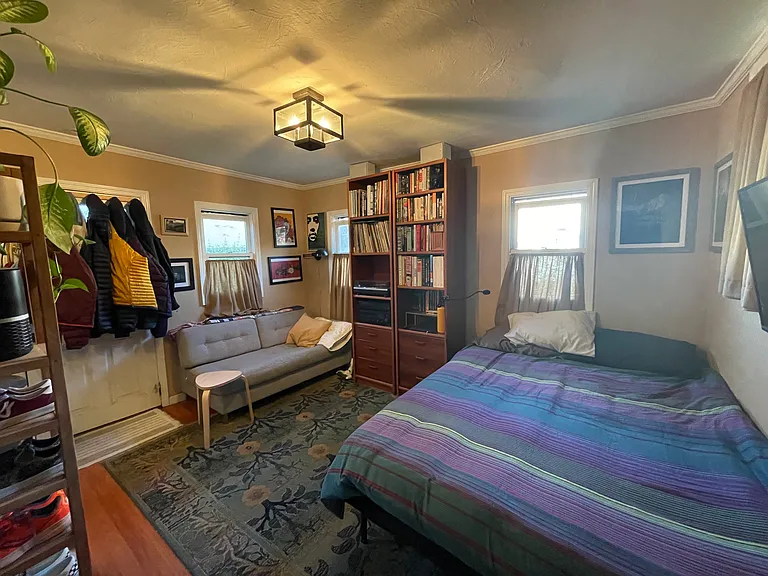 2409 Edwards St — Photo 5