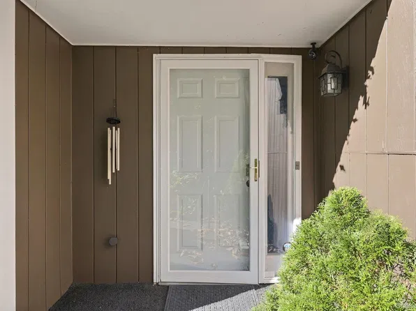 2 Timberland Pass, Chappaqua, NY 10514