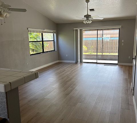 5th image of 9331 Tacoma Ave