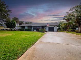 5328 Club Rd, Haverhill, FL 33415