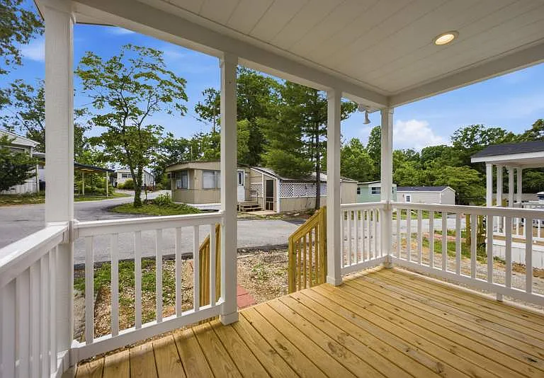 84 Maple Path Ln — Photo 3