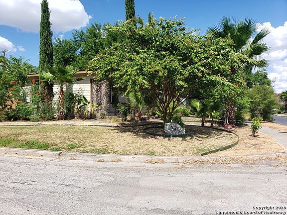 5th image of 143 Englewood Dr