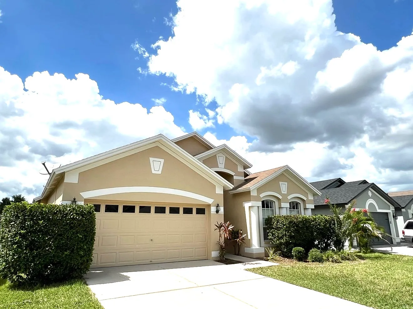 4 bed, 2050 sqft, $2,695 — Photo 2