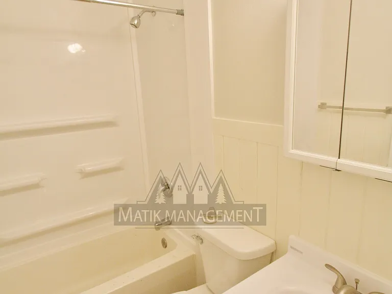 456 13th Ave NW #4 — Photo 7