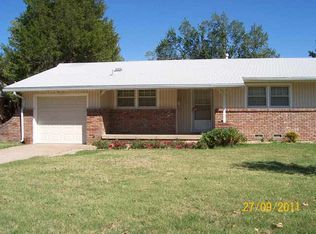2410 E Riverlawn Dr, Wichita, KS 67204