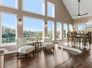 12 W St, Lees Summit, MO 64086