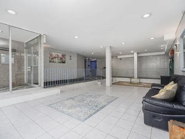 2785 Ocean Parkway image 22 of 24