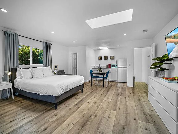 4th image of 1217 Oliver Ave #1219.5