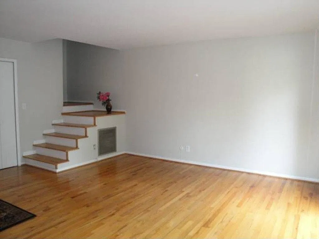 2 bed, 1.5 bath, 966 sqft, $1,800 — Photo 3