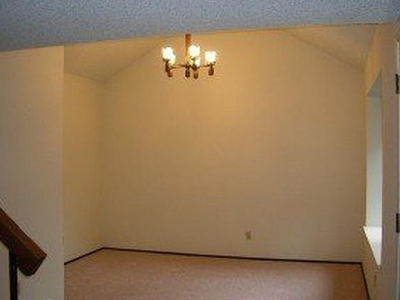 3rd image of 433 Crescent Ave