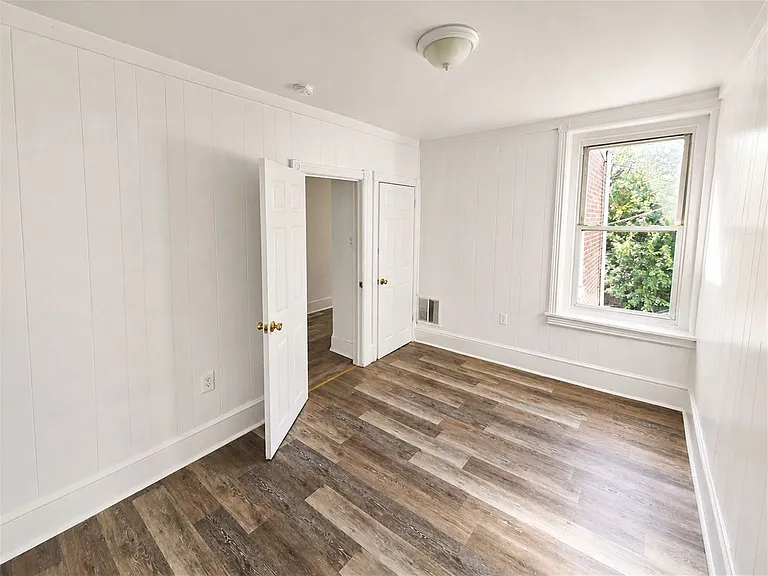 2238 N Pine St — Photo 14