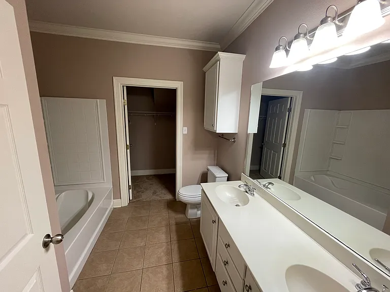 10600 Lakes Blvd #302 — Photo 6
