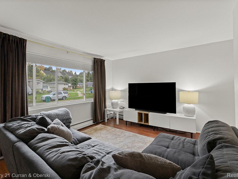 4580 Chadsworth St, photo 9