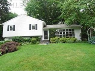 10 Hemlock Rd, Hartsdale, NY 10530