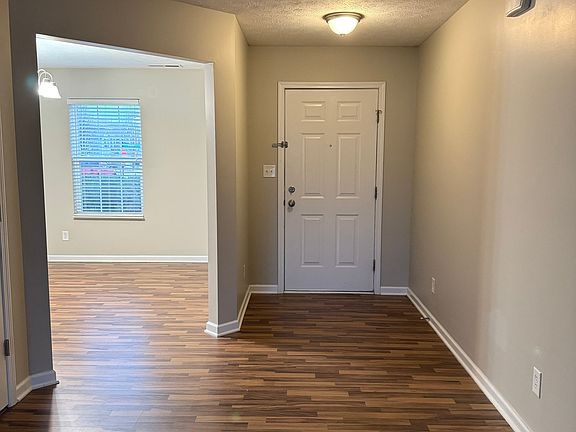 4th image of 950 Denton Ct