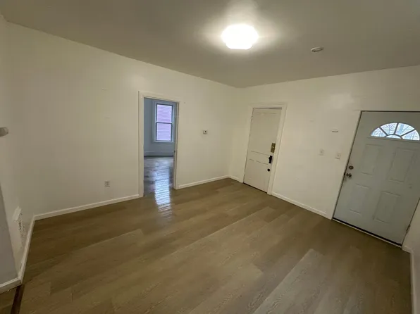 719 Plant St APT 1, Utica, NY 13502