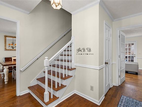 4th image of 705 Springview Ct