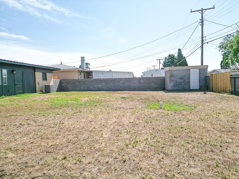1506 E 21st St — Photo 21