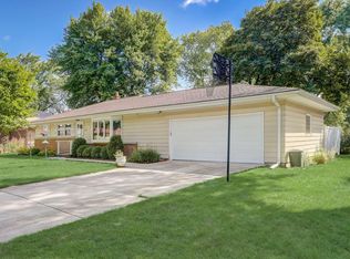 4442 N 108th St, Wauwatosa, WI 53225