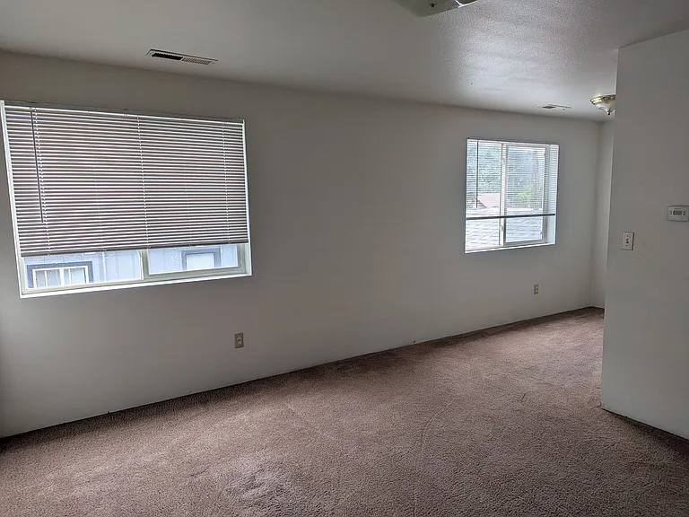 668 NE Johnson St — Photo 1