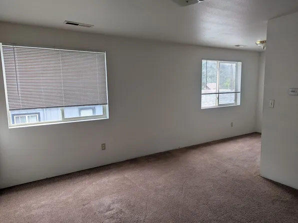 668J, 668 NE Johnson St APT 2, Myrtle Creek, OR 97457