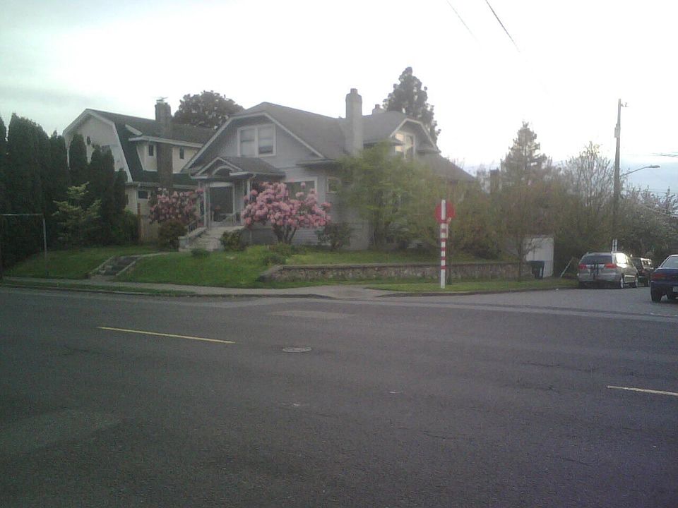 2nd image of 4617 Meridian Ave N