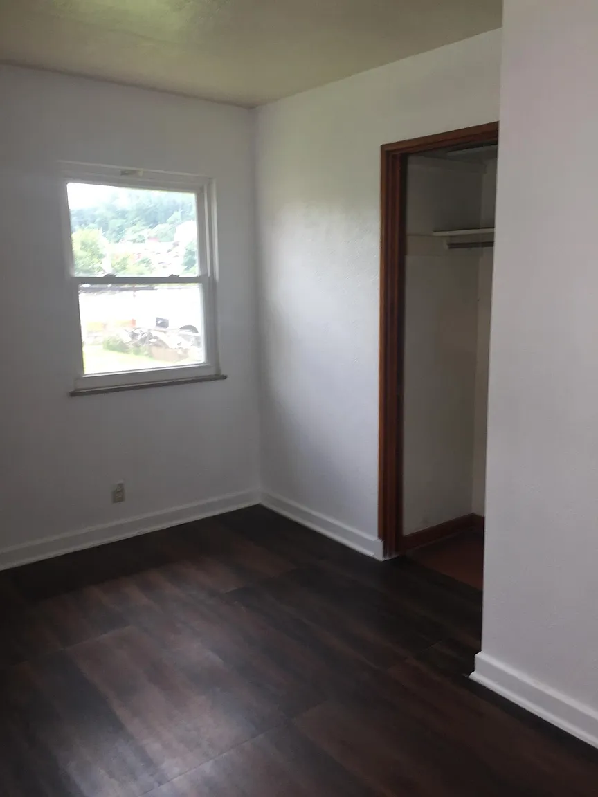 512 Delaware St photo 1