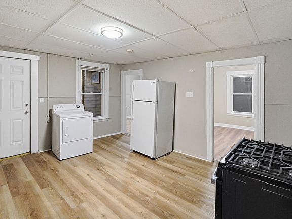 4th image of 39 Wall St APT 2