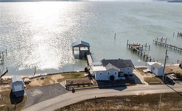 1st image of 940 Fort Lowry Ln