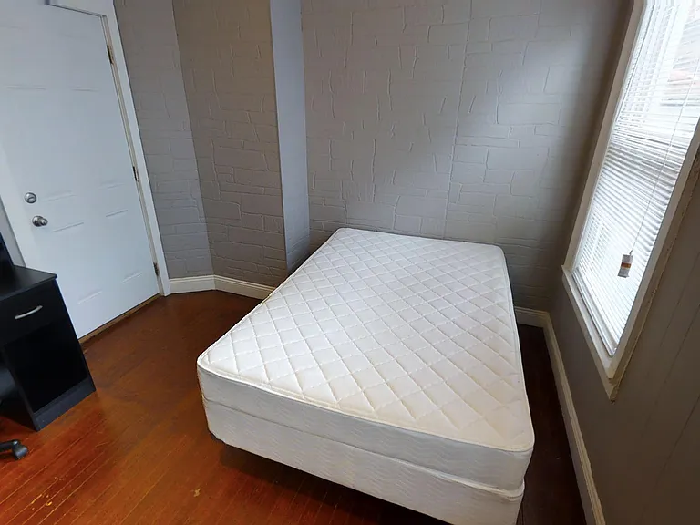 113 Comstock Ave — Photo 16