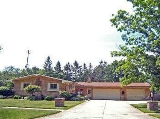 1212 Pleasantview Dr, Flushing, MI 48433