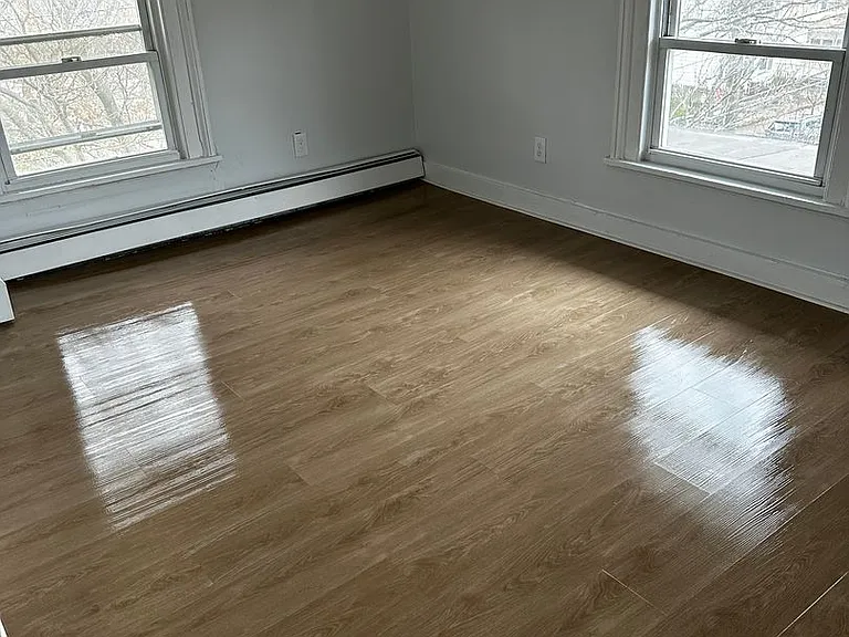 57 Thompson St — Photo 4