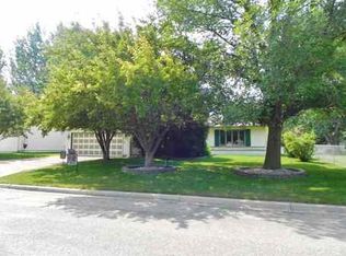 1706 5th St SE, Minot, ND 58701