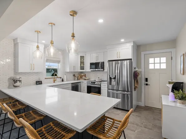 266 Mountain Ave, Revere, MA 02151