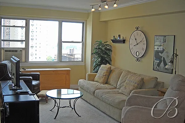Sold by Bellmarc Realty | media 4