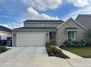 6451 E Robinson Ave, Fresno, CA 93727
