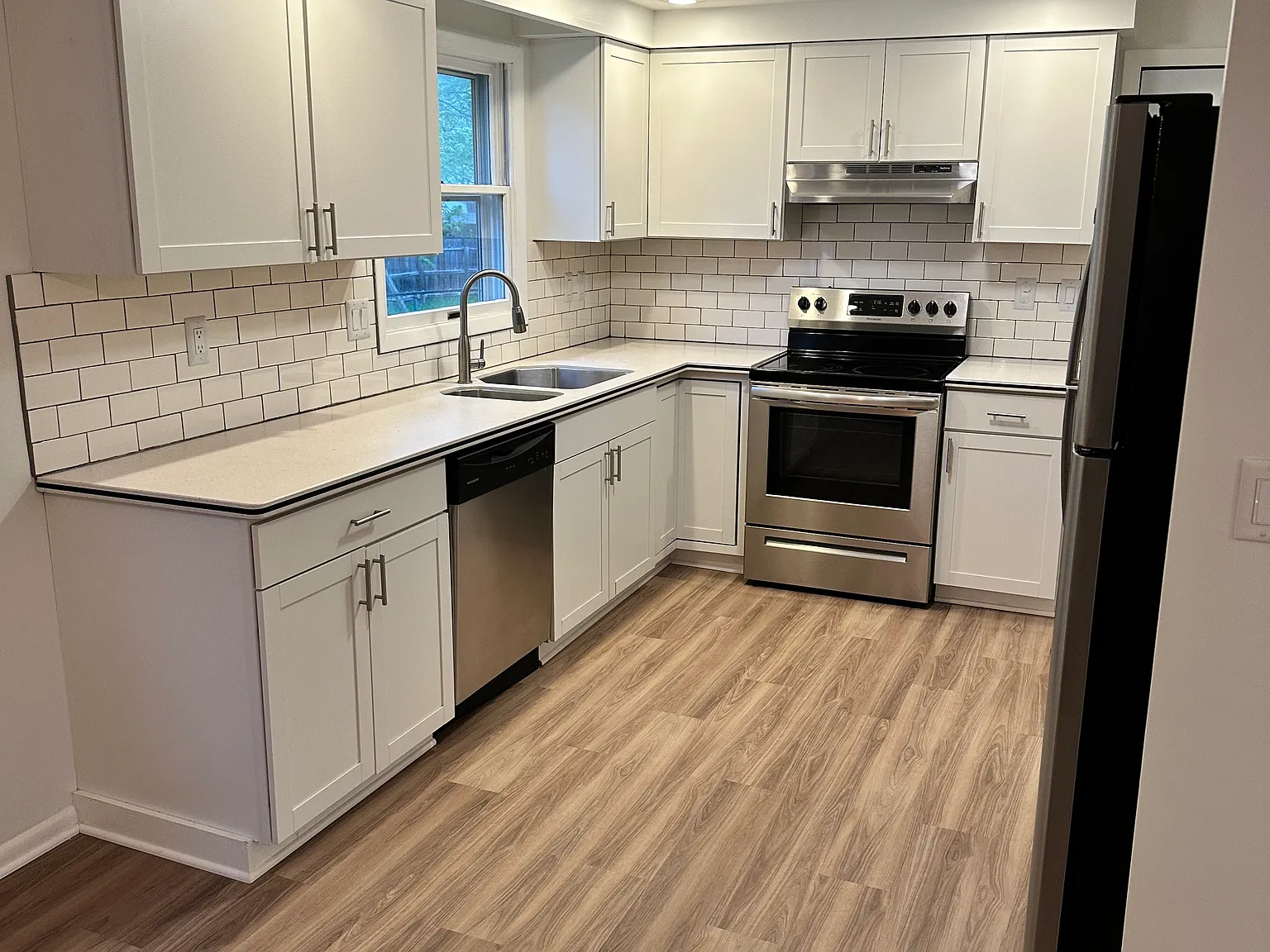 4746 Stonehurst Rd — Photo 3