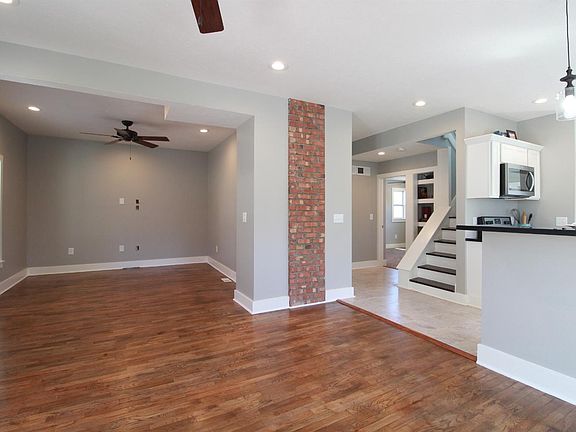 5th image of 400 NE 7th St