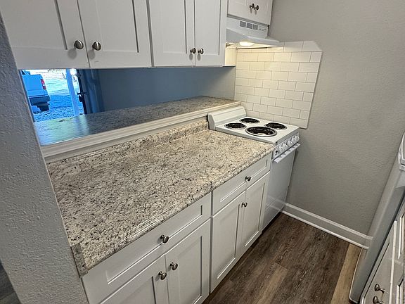 3rd image of 702 S Aspen St APT 6