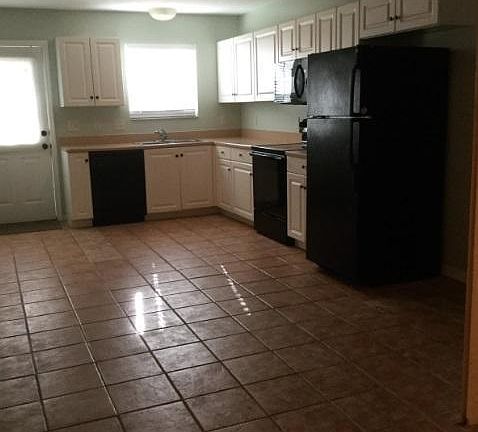 5th image of 1333 Eisenhower Dr